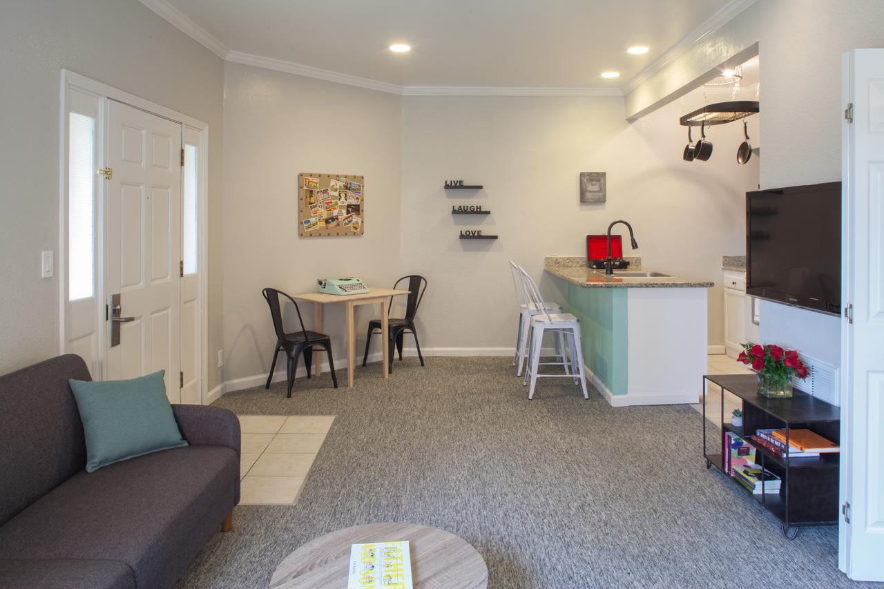 Cloverleaf Suites Baton Rouge Buitenkant foto