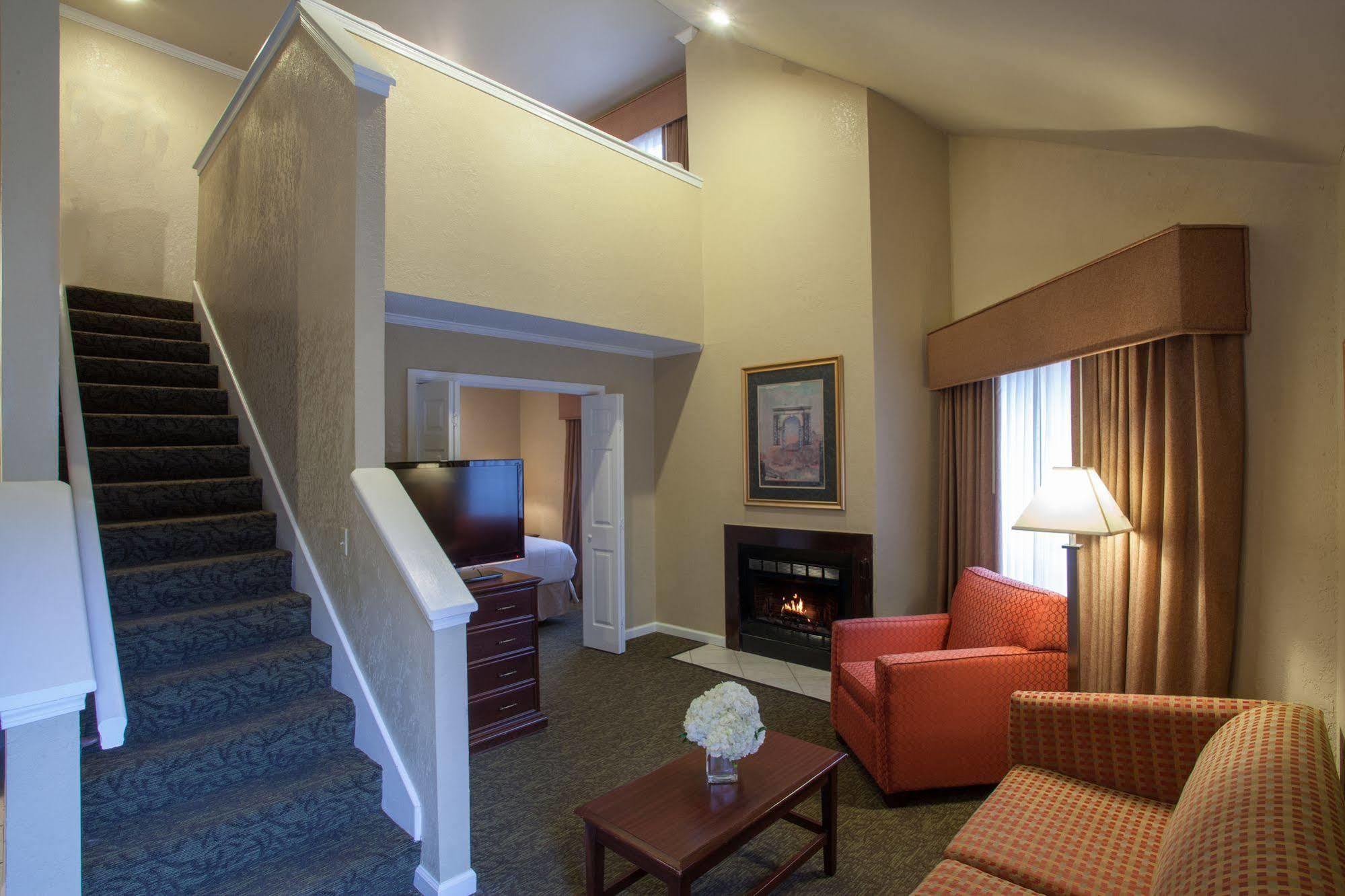 Cloverleaf Suites Baton Rouge Buitenkant foto