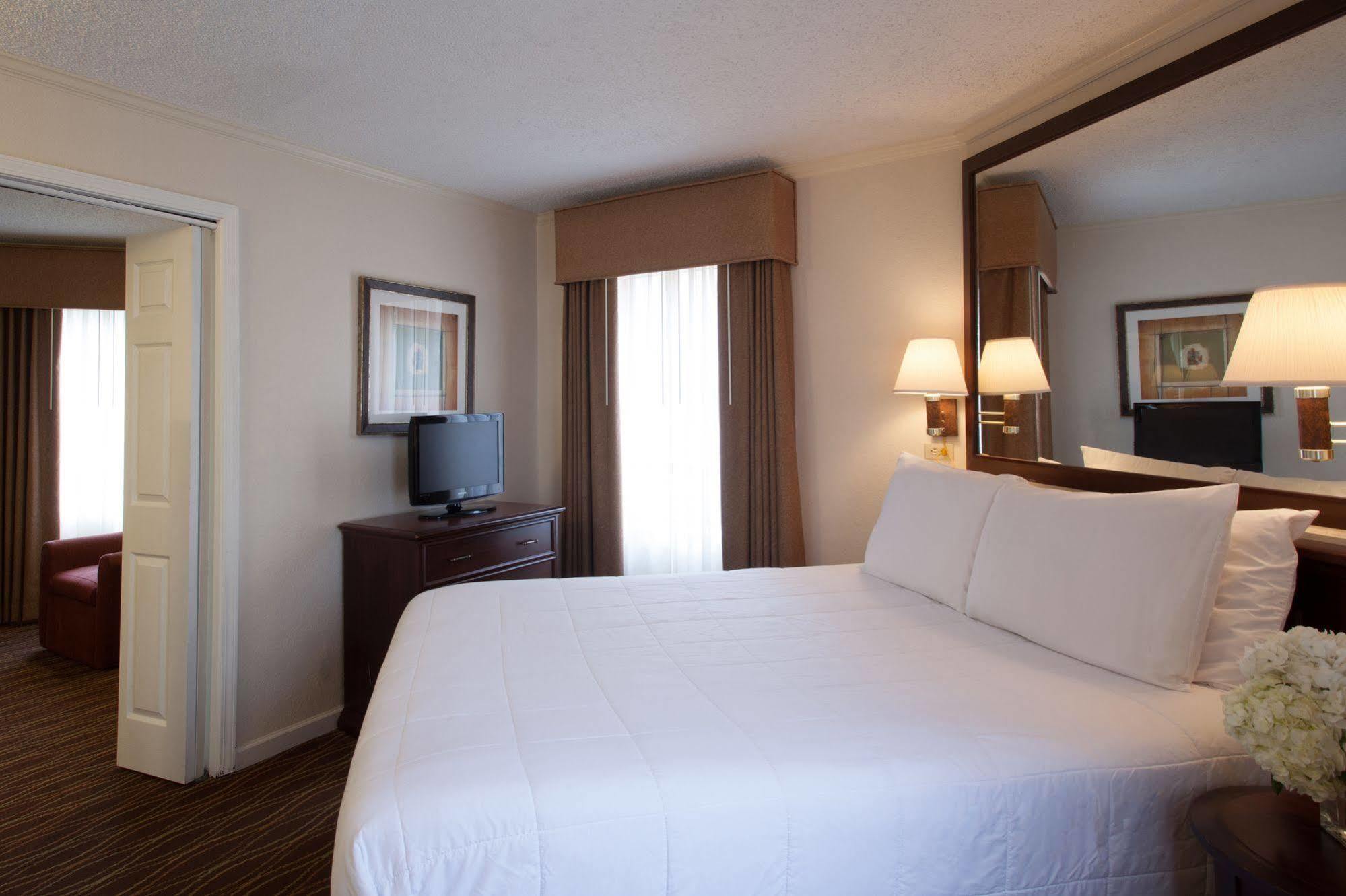 Cloverleaf Suites Baton Rouge Buitenkant foto